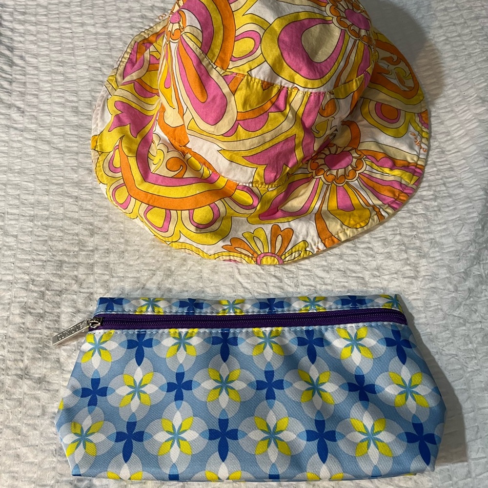 Clinique Bucket Hat and Makeup Bag. Multicolored. OS